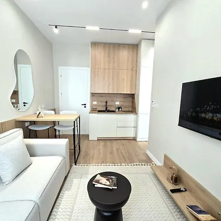 Stylish Base - Center * Tirana