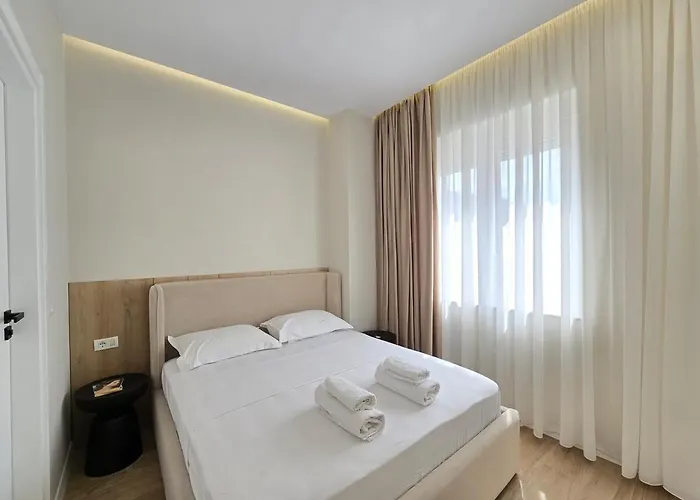 Stylish Base - Center Apartamento Tirana