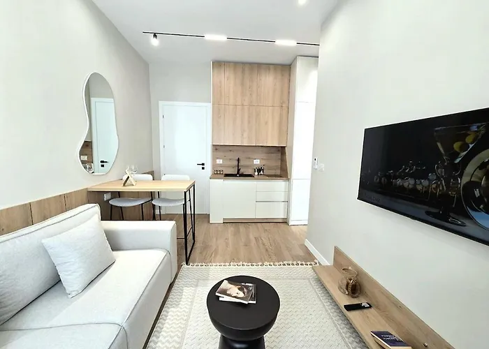 Stylish Base - Center * Tirana