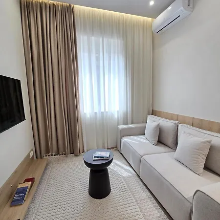 Stylish Base - Center Apartmán *