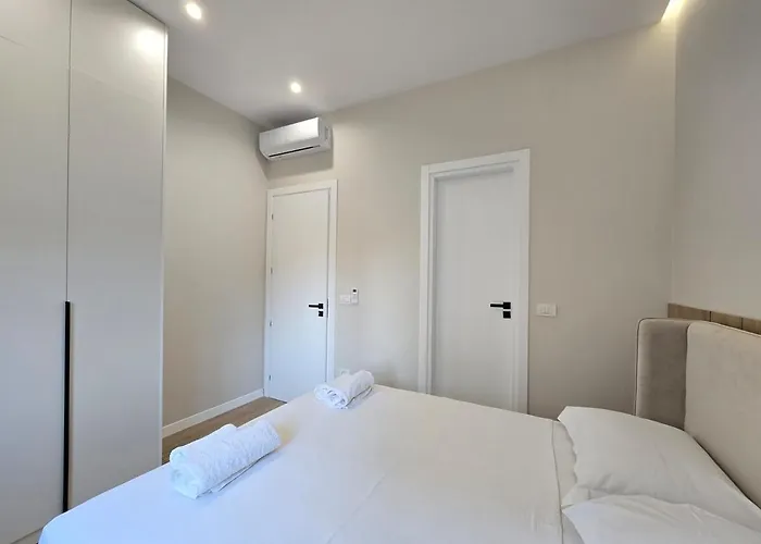 Апартаменты Stylish Base - Center Тирана